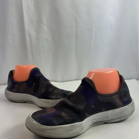OOFOS OOmg eeZee Midnight Camo Slip On Sneakers - Picture 4 of 14